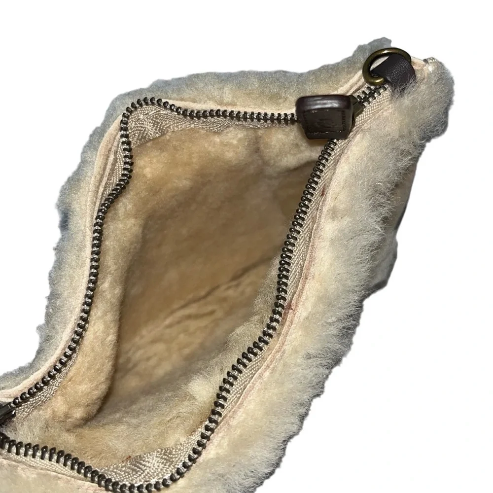 UGG wristlet